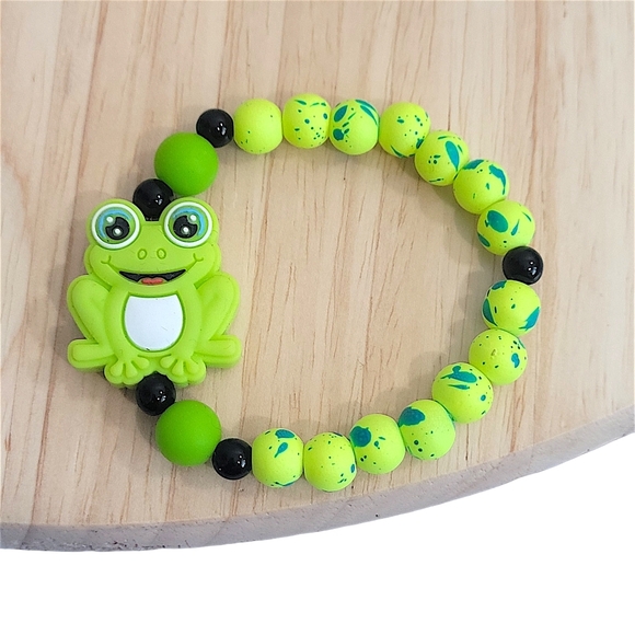 Hand Crafted Frog Charm Bracelet - Green and Black Size 6.5" - Picture 4 of 4